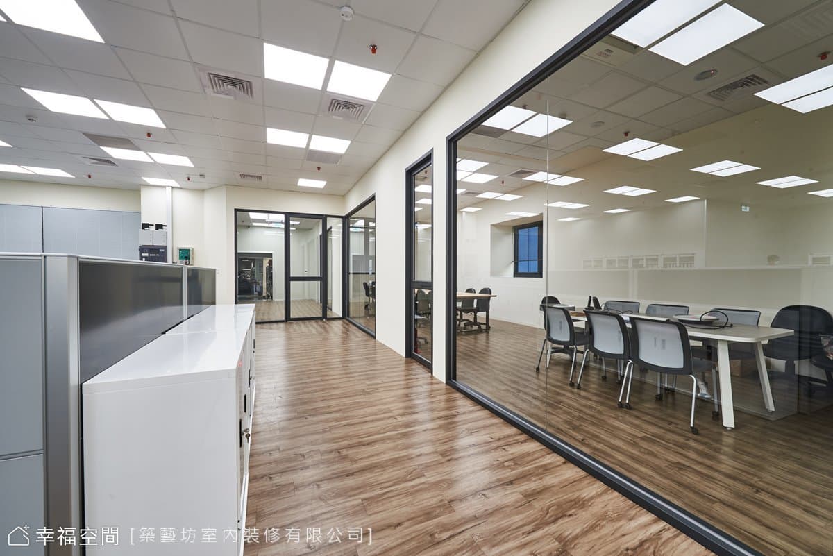 打開封閉水泥倉庫 為科技廠辦挹注人性溫度｜簡約風｜225坪