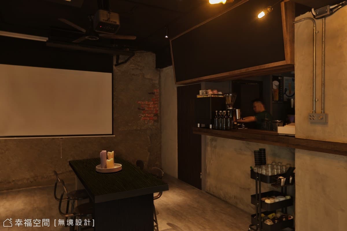 鐵骨浪漫，敘利亞復古風餐酒館｜復古工業風｜35坪