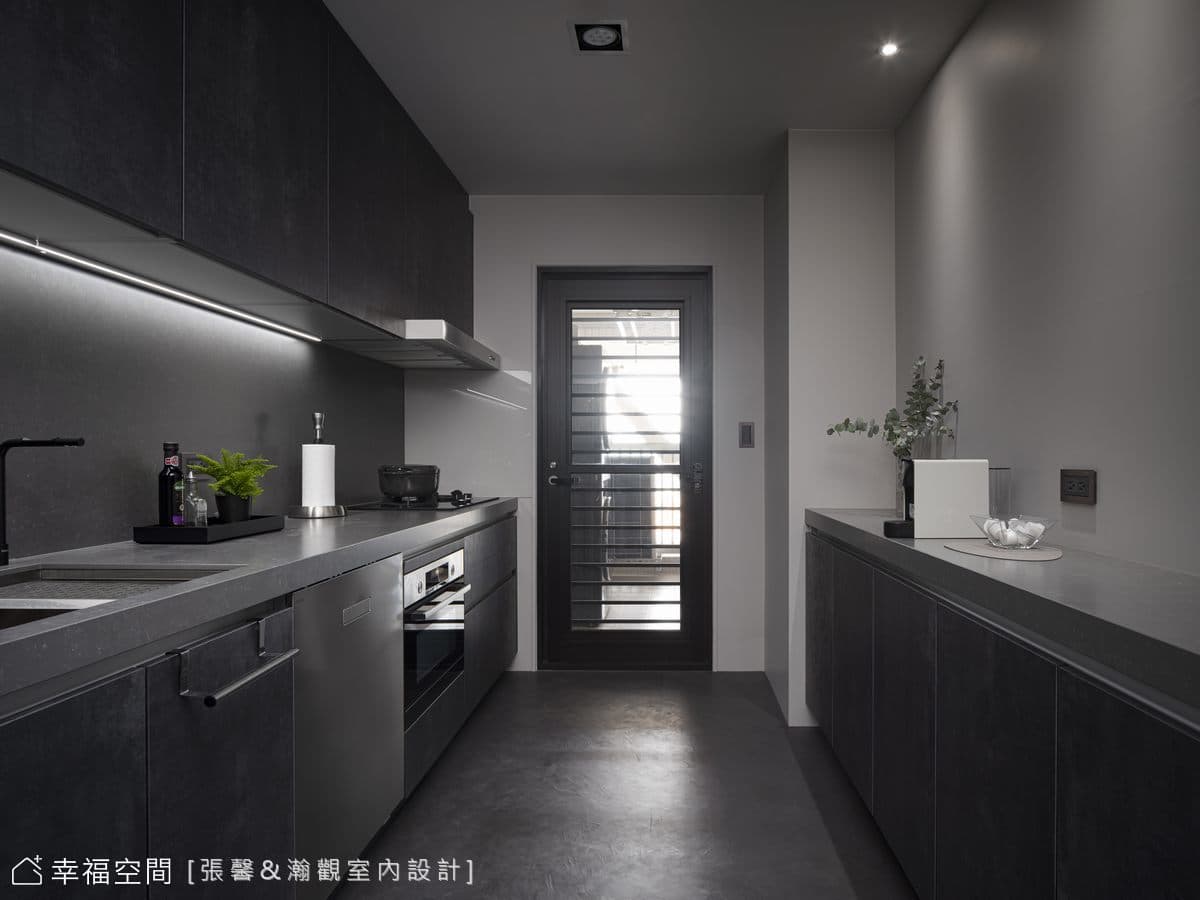靜謐 紳藍午夜|現代混搭|23坪
