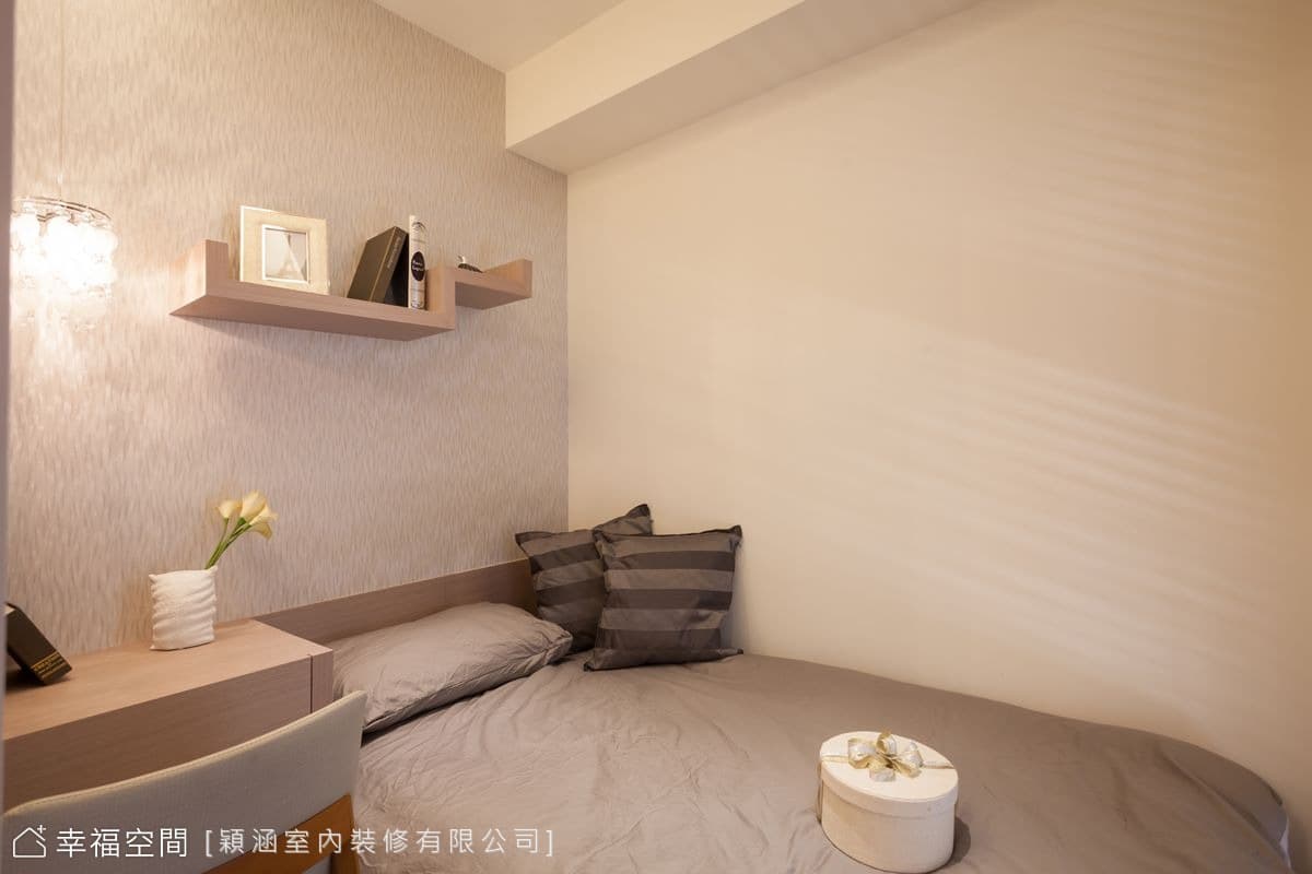 以雅致筆觸 刻鑿暖韻木畫