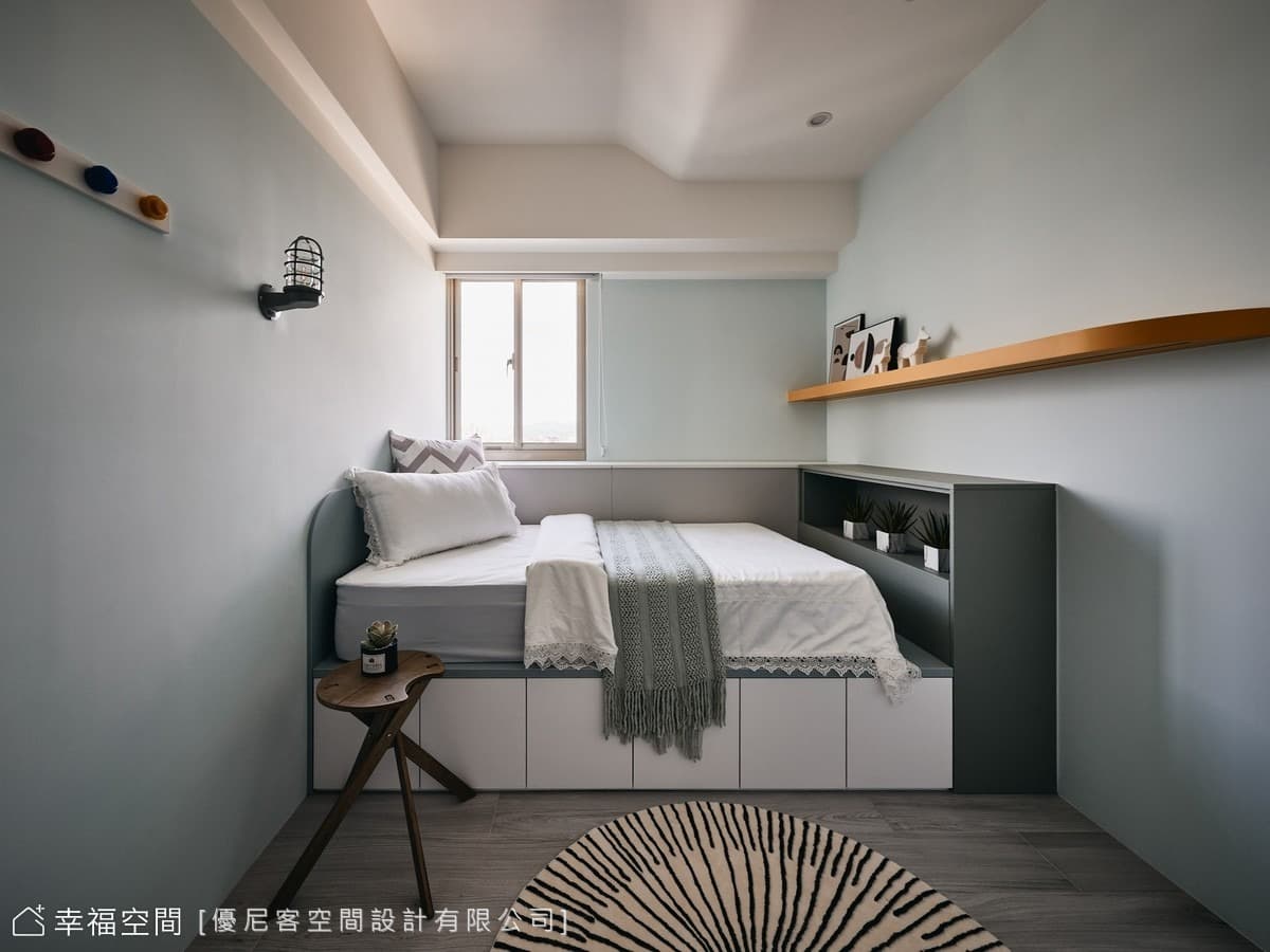 轉身．在美術館遇見普魯士藍