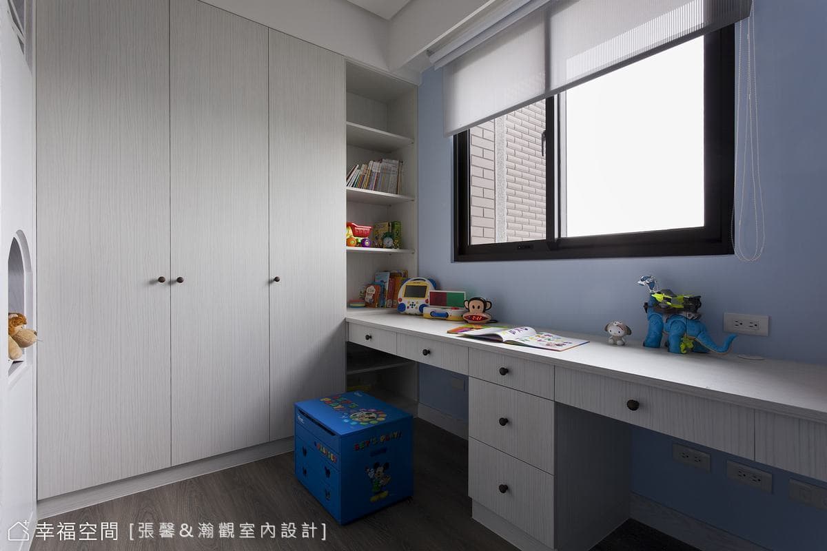 輕盈跳色