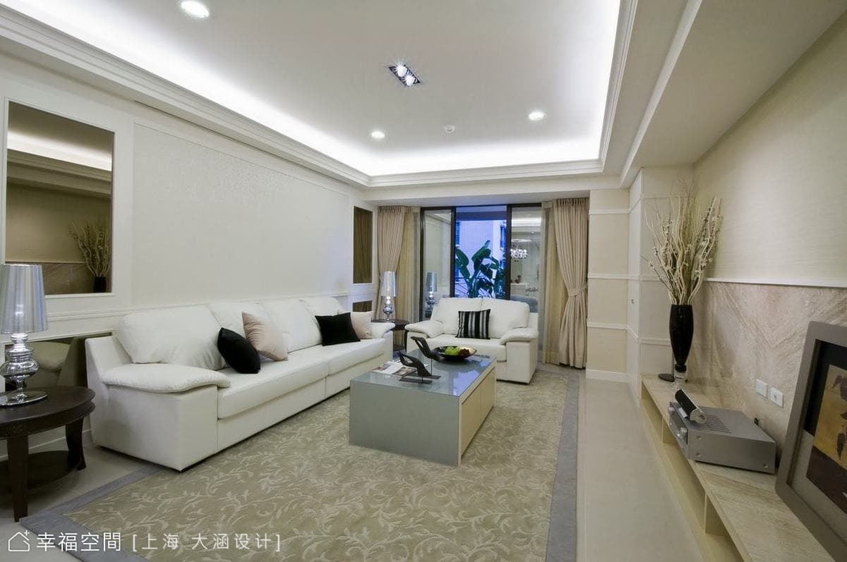 客廳望向陽台