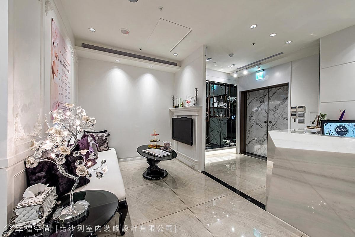 現代時尚古典 黑白與金色微奢風