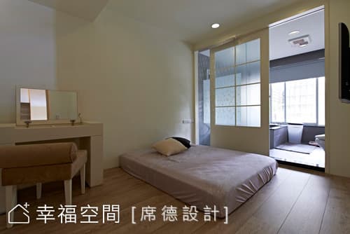 主臥房