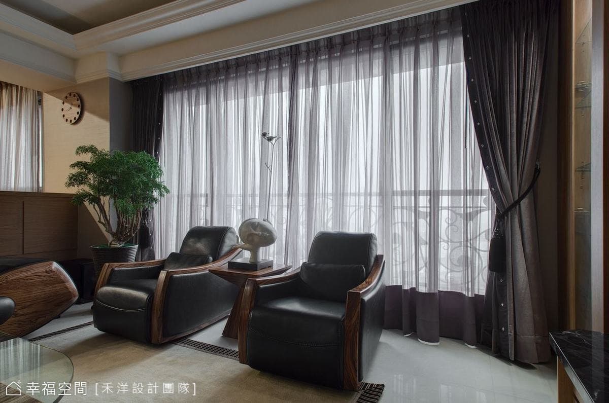 壁紙和窗簾