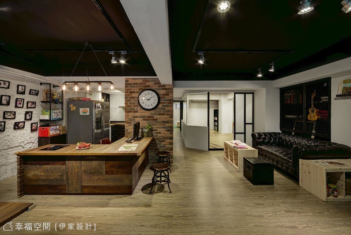 出奇招！來工業風親子教室喝咖啡