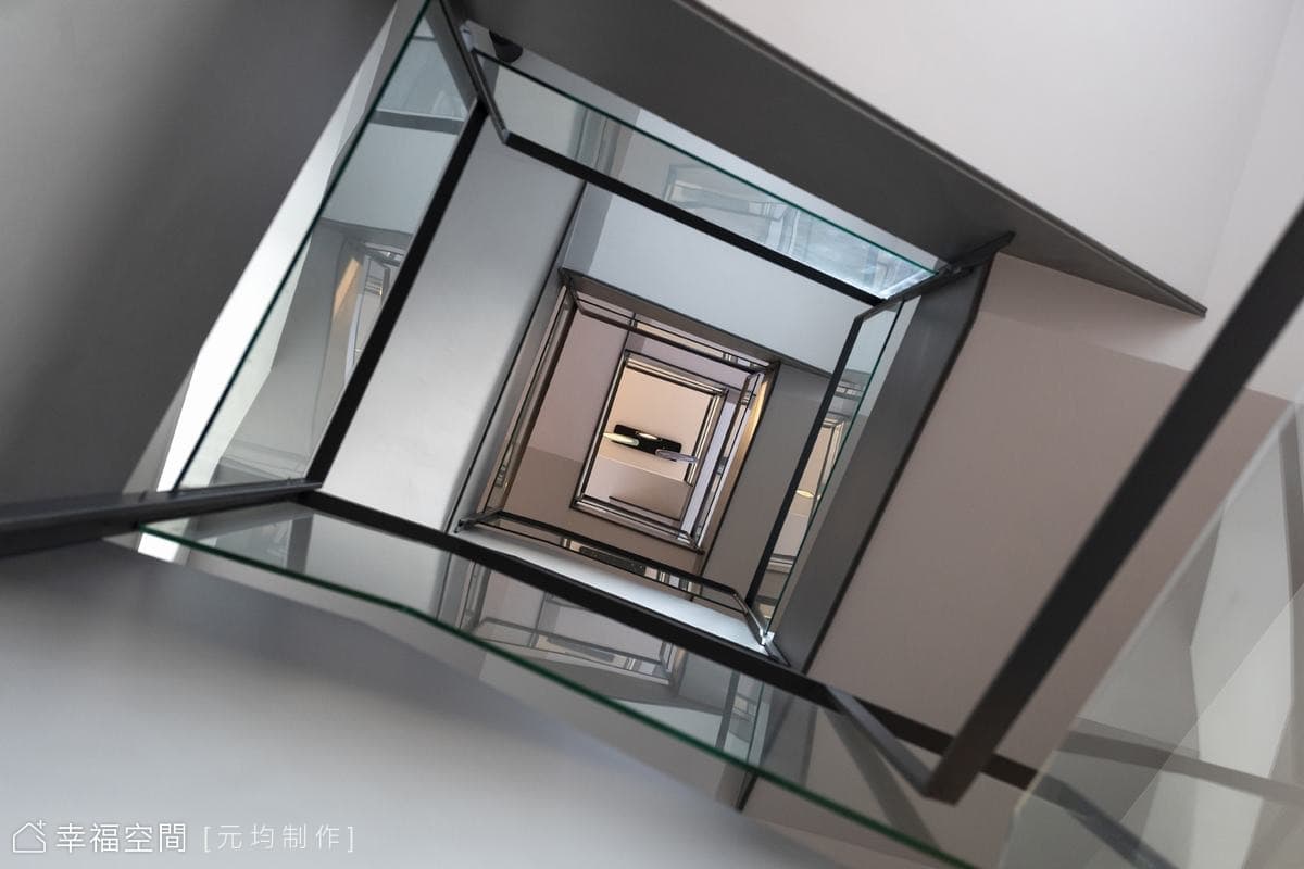 隔空呼應