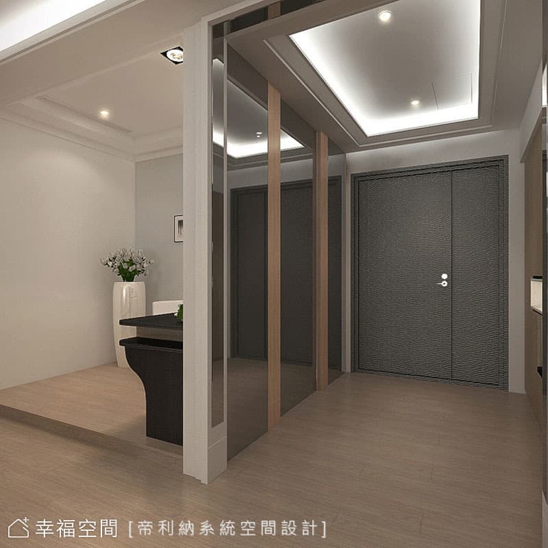 由鉅大謙