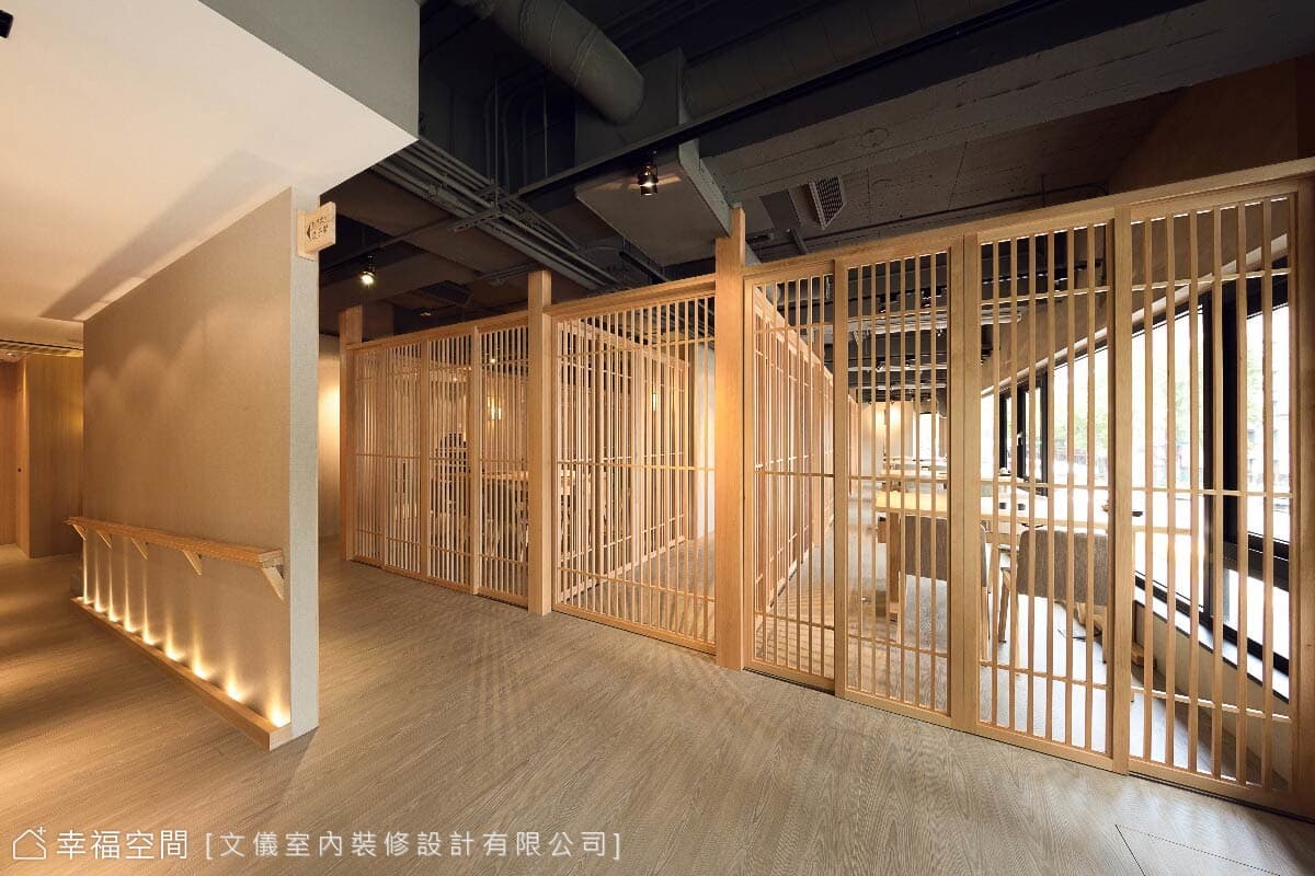 活動格柵門片