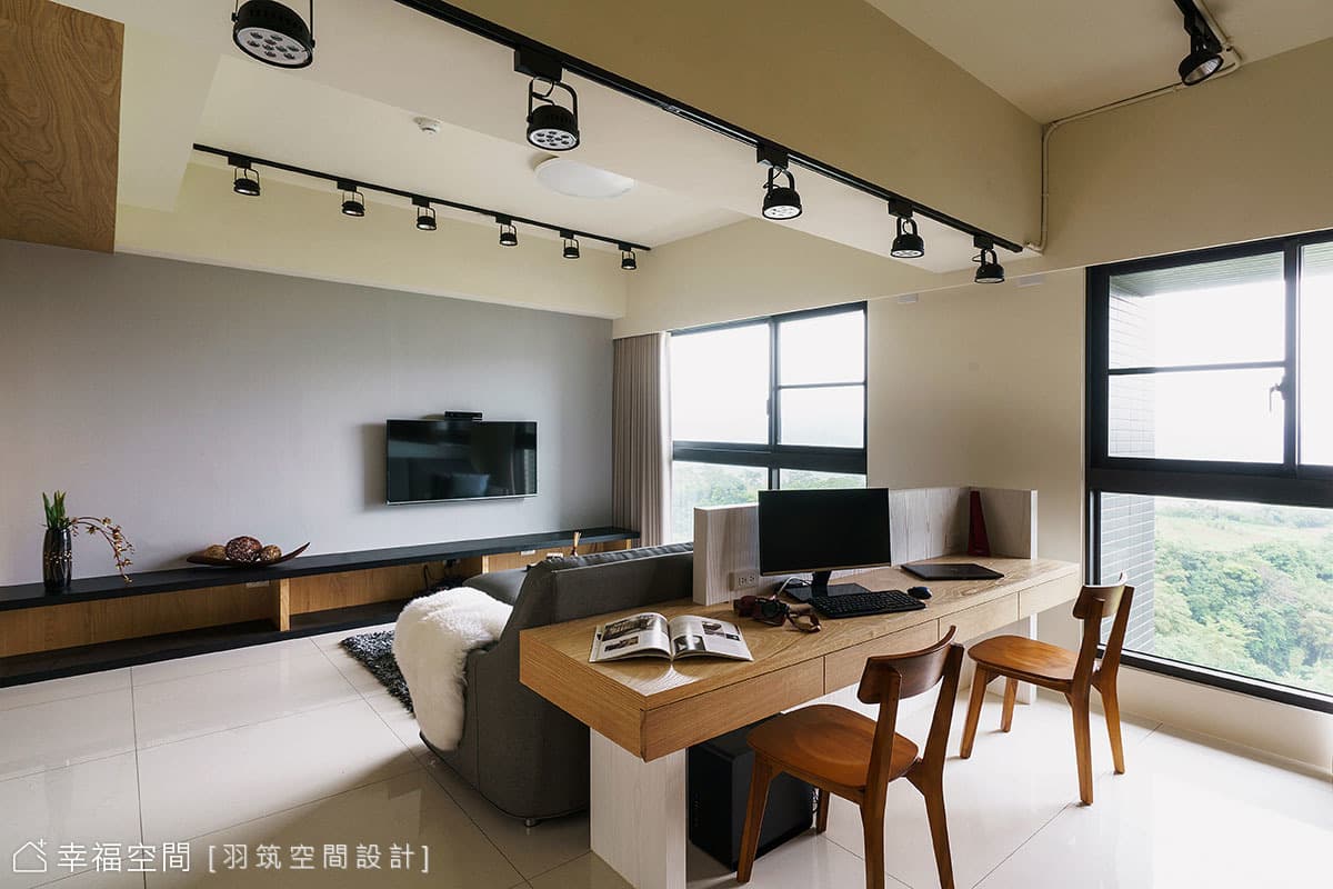 閱讀區望向客廳