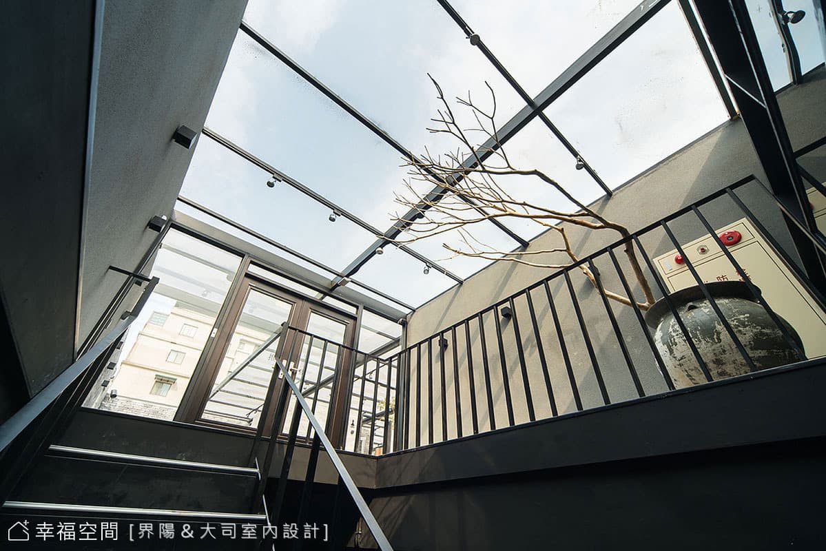 三樓天井（白天）
