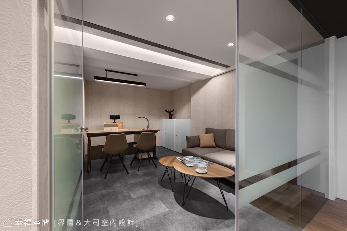 幾何元素織構開放維度 劃破辦公室的沉靜｜工業風｜21坪