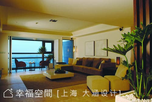 白天時分的客廳