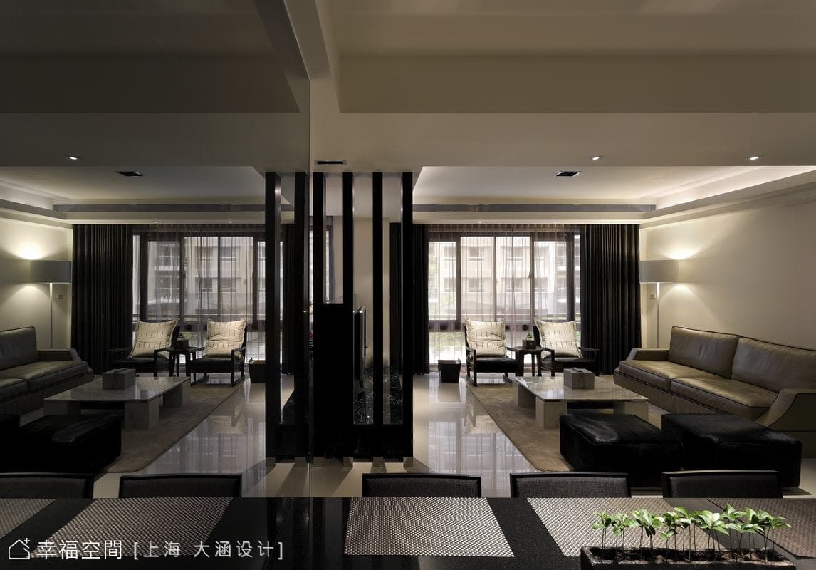 餐廳望向客廳