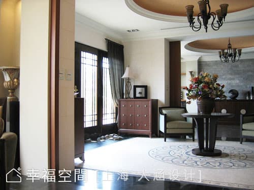客廳望向大廳、休閒廳