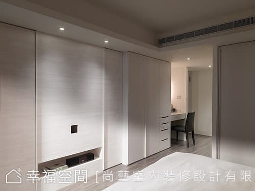 主臥電視牆
