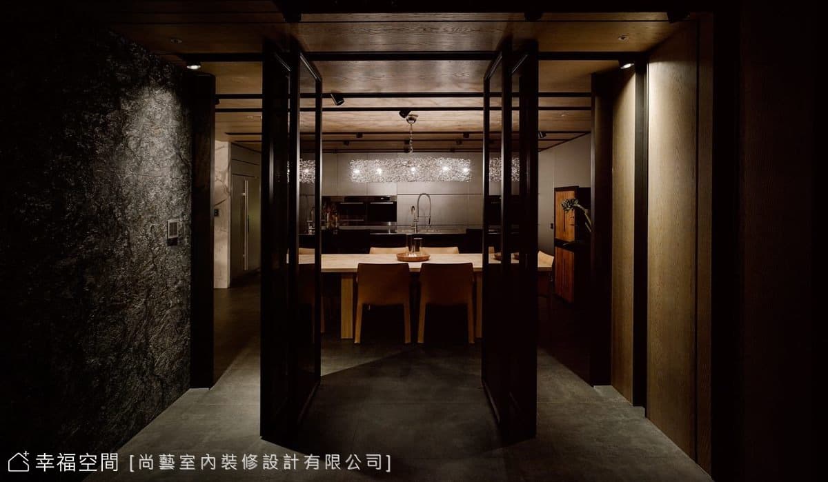 麻將間望向餐廚區
