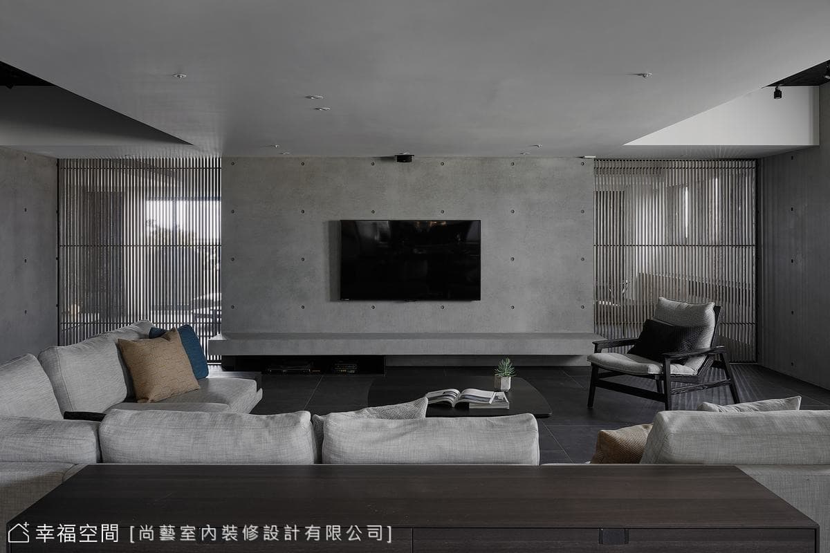清水模電視牆與木格柵拉門