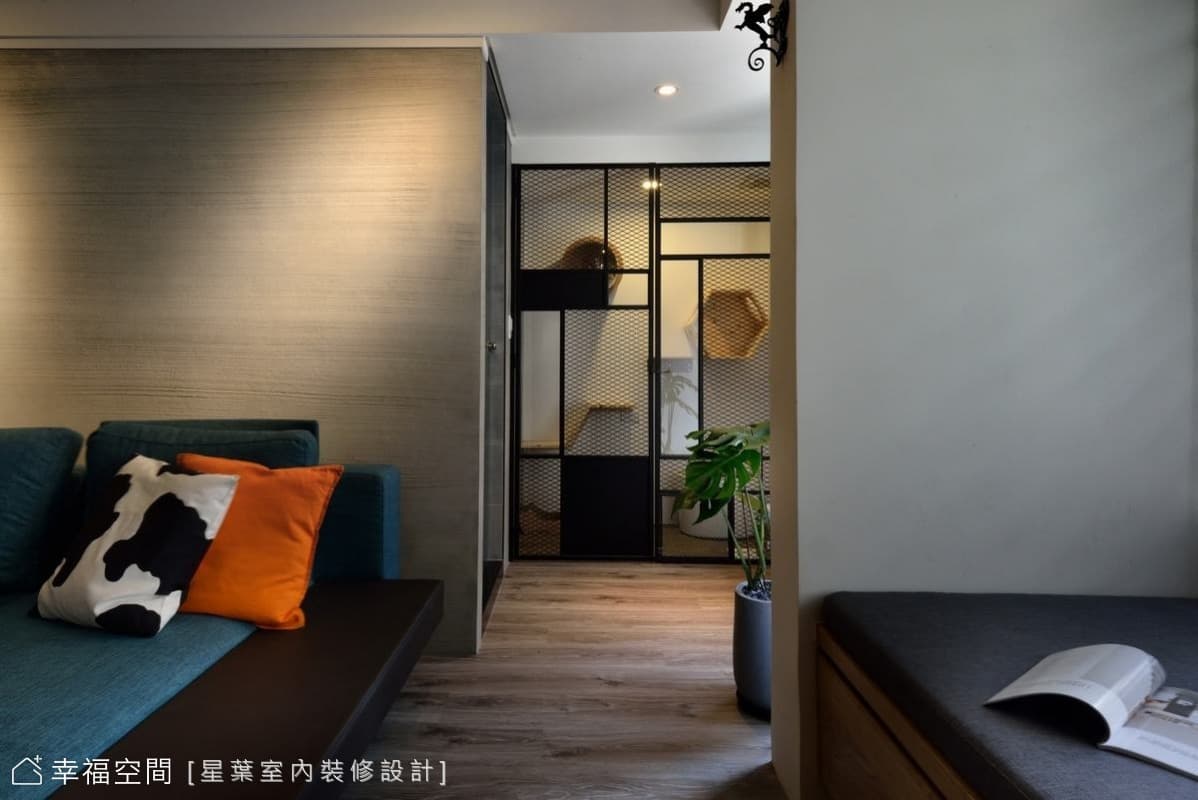 與喵星人的家，30年老屋化身微工業美宅